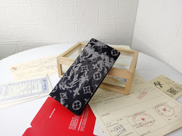 LVコピーウォレット側面デザイン